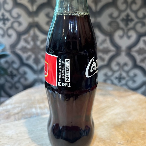 COLLECTIBLE- UNOPENED COCA-COLA COMMEMORATIVE BOTTLE GA’s 82nd GOVERNOR -8oz - Picture 6 of 6